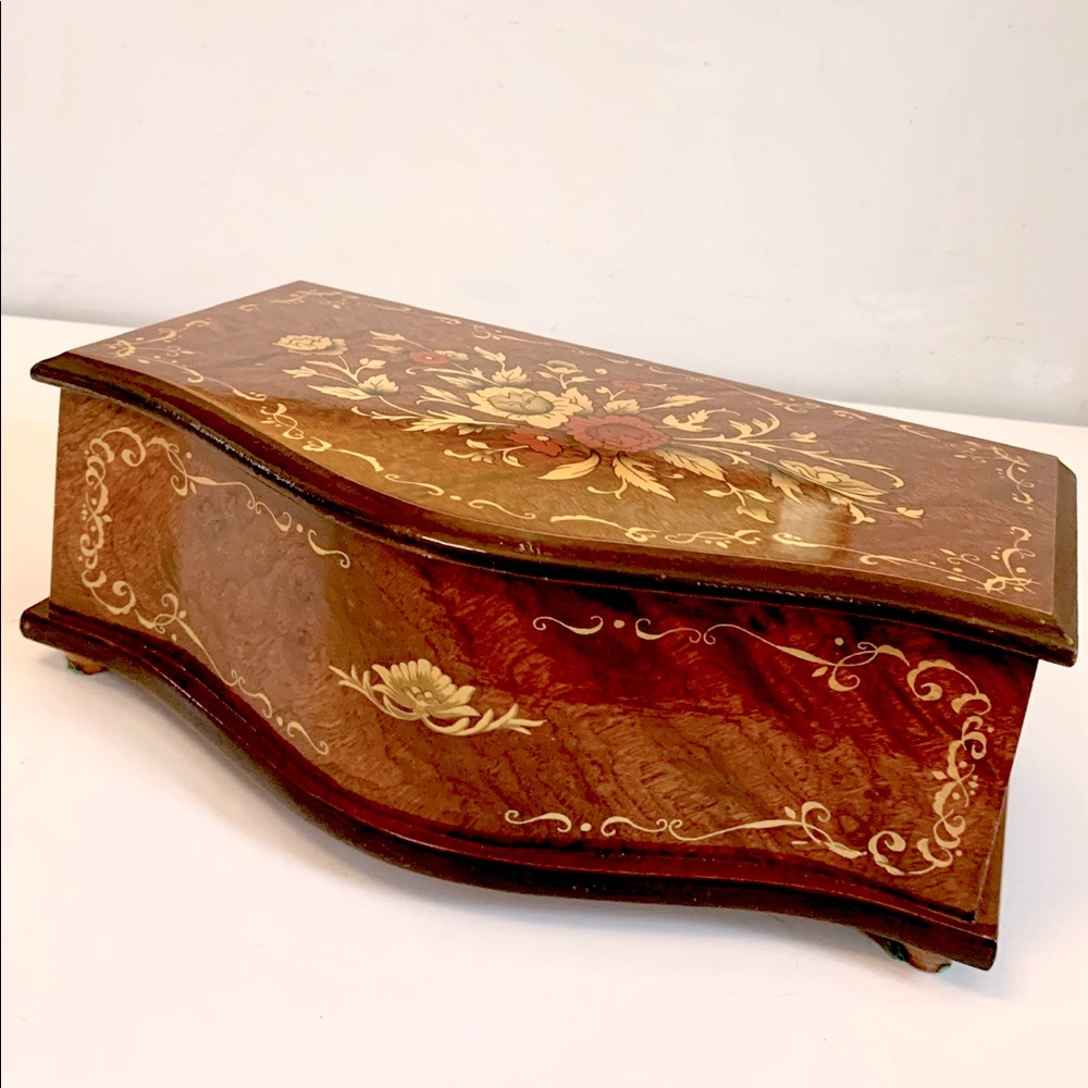 VNTG Wood Marquetry Dresser Jewelry & Music Box By Linden w Toyo Movement Japan